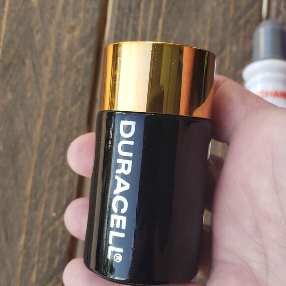 Avon Duracell and Champion Decor Set - Black, Gold, White - Picture 8 of 8